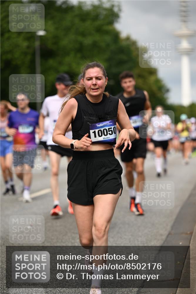 29.06.2025 - hella hamburg halbmarathon Dr. Thomas Lammeyer http://msf.ph/oto/8502176 29.06.2025 10:25:28 Kennedybrücke 1028, 1266, 1658, 2383, 2635, 2956, 3122, 3247, 3434, 3813, 4350, 4786, 5041, 5061, 5373, 5395, 5625, 5767, 6275, 6308, 7018, 7522, 7553, 7608, 7781, 8095, 8726, 8844, 9100, 9108, 9501, 9624, 10050, 10602, 10874 meine-sportfotos.de