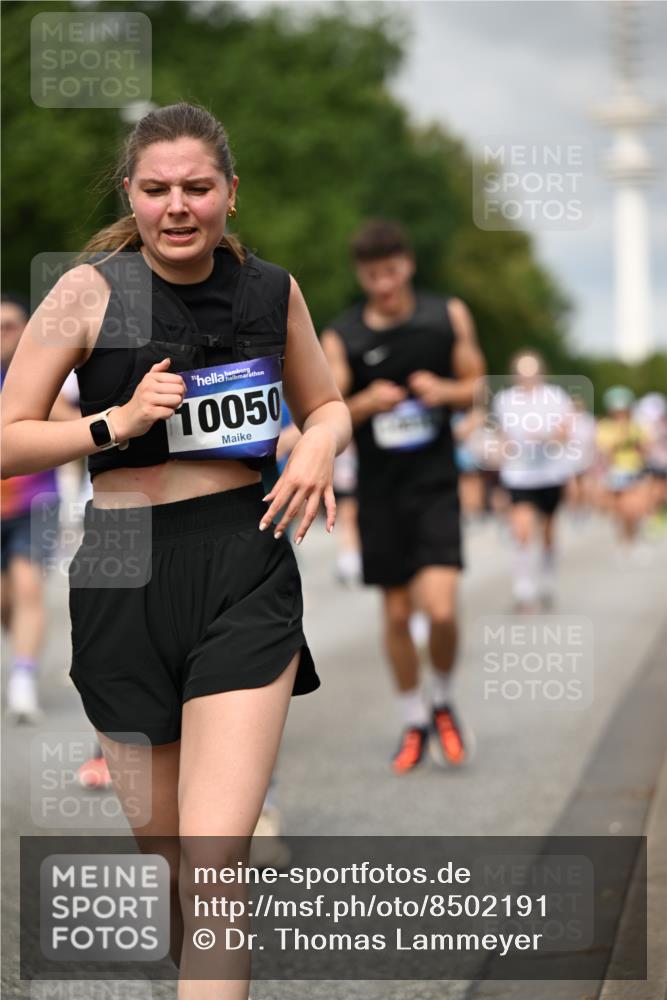 29.06.2025 - hella hamburg halbmarathon Dr. Thomas Lammeyer http://msf.ph/oto/8502191 29.06.2025 10:25:28 Kennedybrücke 1028, 1266, 1658, 2383, 2635, 2956, 3122, 3247, 3434, 3813, 4350, 4786, 5041, 5061, 5373, 5395, 5625, 5767, 6275, 6308, 7018, 7522, 7553, 7608, 7781, 8095, 8726, 8844, 9100, 9108, 9501, 9624, 10050, 10602, 10874 meine-sportfotos.de