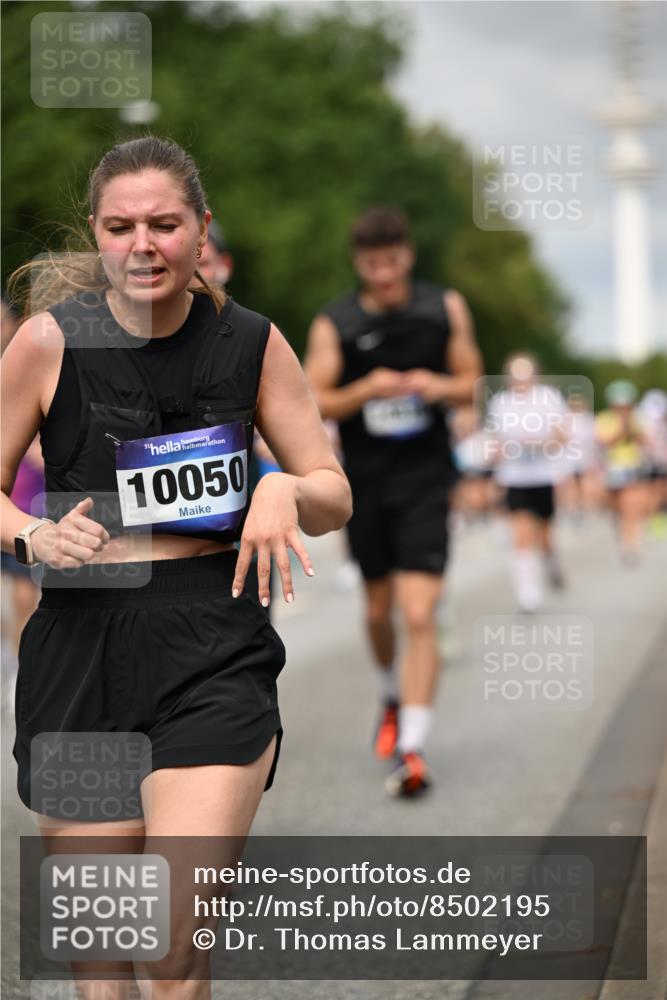 29.06.2025 - hella hamburg halbmarathon Dr. Thomas Lammeyer http://msf.ph/oto/8502195 29.06.2025 10:25:28 Kennedybrücke 1028, 1266, 1658, 2383, 2635, 2956, 3122, 3247, 3434, 3813, 4350, 4786, 5041, 5061, 5373, 5395, 5625, 5767, 6275, 6308, 7018, 7522, 7553, 7608, 7781, 8095, 8726, 8844, 9100, 9108, 9501, 9624, 10050, 10602, 10874 meine-sportfotos.de