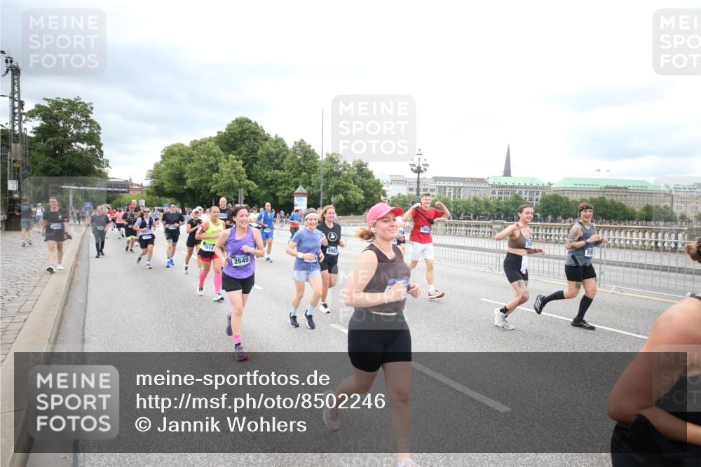 29.06.2025 - hella hamburg halbmarathon Jannik Wohlers http://msf.ph/oto/8502246 29.06.2025 10:58:21 Lombardsbrücke 1326, 1365, 1380, 1514, 1646, 2449, 2649, 2929, 3416, 3565, 4042, 4043, 4225, 4294, 5732, 6010, 6330, 6341, 6554, 6588, 6633, 6638, 6702, 6927, 7095, 7096, 7443, 7933, 7957, 7967, 8489, 8592, 8701, 8752, 9221, 9225, 9563, 9889, 9960, 9982, 10026, 11140, 12389, 12474, 12970, 13089, 13095, 13274, 13527, 13571, 13784, 13855, 15918, 15919, 16104, 16906, 16998, 17036, 17164, 17165, 17323, 17480, 17554, 17572, 17601, 17651, 17659, 17874, 18051 meine-sportfotos.de