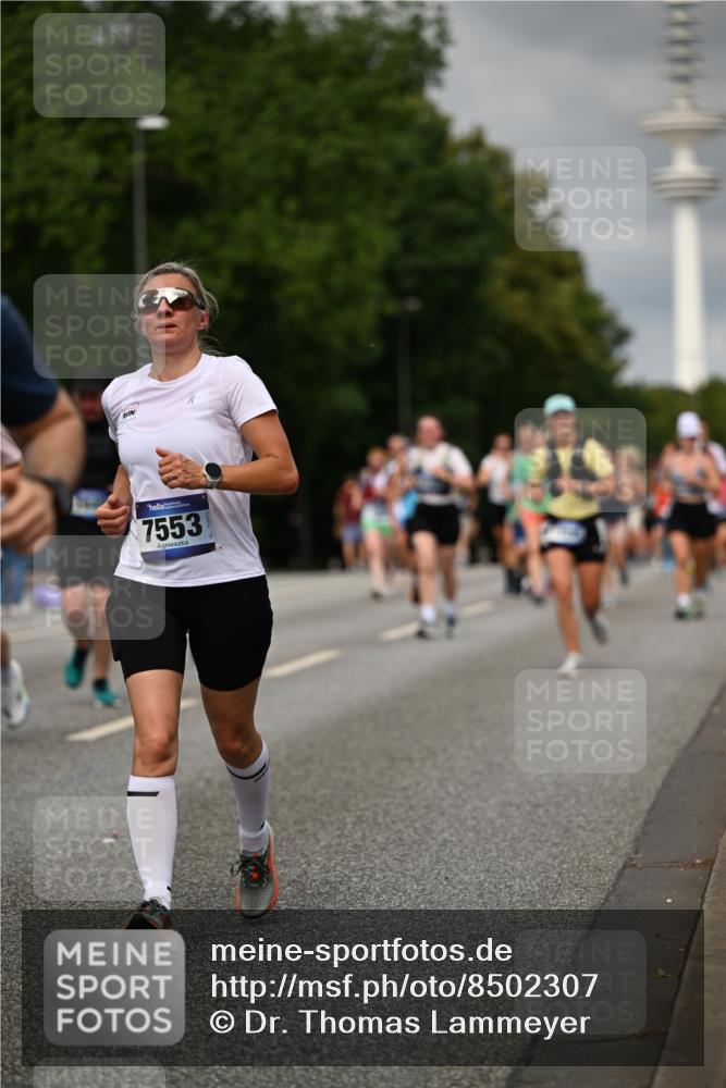 29.06.2025 - hella hamburg halbmarathon Dr. Thomas Lammeyer http://msf.ph/oto/8502307 29.06.2025 10:25:33 Kennedybrücke 1028, 1266, 1401, 1658, 2271, 2635, 2956, 3122, 3434, 3817, 4350, 4786, 5041, 5061, 5373, 5395, 5493, 5767, 5957, 6086, 7018, 7228, 7522, 7553, 7781, 8095, 8726, 8844, 9100, 9108, 9499, 9624, 10050, 10874 meine-sportfotos.de