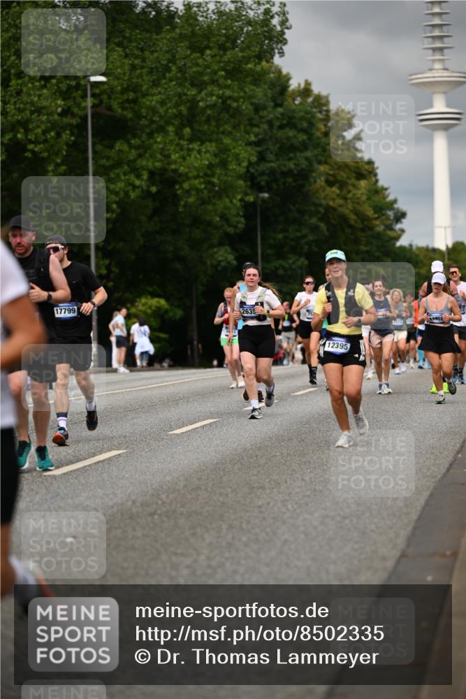 29.06.2025 - hella hamburg halbmarathon Dr. Thomas Lammeyer http://msf.ph/oto/8502335 29.06.2025 10:25:33 Kennedybrücke 1028, 1266, 1401, 1658, 2271, 2635, 2956, 3122, 3434, 3817, 4350, 4786, 5041, 5061, 5373, 5395, 5493, 5767, 5957, 6086, 7018, 7228, 7522, 7553, 7781, 8095, 8726, 8844, 9100, 9108, 9499, 9624, 10050, 10874 meine-sportfotos.de