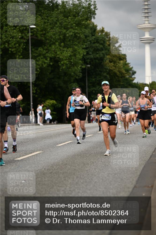 29.06.2025 - hella hamburg halbmarathon Dr. Thomas Lammeyer http://msf.ph/oto/8502364 29.06.2025 10:25:34 Kennedybrücke 1028, 1401, 1658, 2271, 2635, 2956, 3122, 3434, 3817, 4786, 5041, 5061, 5373, 5395, 5493, 5767, 5957, 6086, 7018, 7228, 7522, 7553, 7781, 8095, 8726, 8844, 9100, 9108, 9499, 9624, 10050, 10374, 10874 meine-sportfotos.de