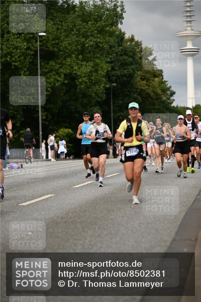 29.06.2025 - hella hamburg halbmarathon Dr. Thomas Lammeyer http://msf.ph/oto/8502381 29.06.2025 10:25:34 Kennedybrücke 1028, 1401, 1658, 2271, 2635, 2956, 3122, 3434, 3817, 4786, 5041, 5061, 5373, 5395, 5493, 5767, 5957, 6086, 7018, 7228, 7522, 7553, 7781, 8095, 8726, 8844, 9100, 9108, 9499, 9624, 10050, 10374, 10874 meine-sportfotos.de