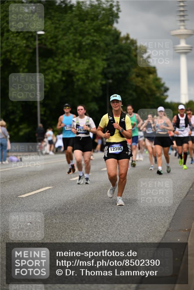 29.06.2025 - hella hamburg halbmarathon Dr. Thomas Lammeyer http://msf.ph/oto/8502390 29.06.2025 10:25:35 Kennedybrücke 1028, 1401, 1658, 2271, 2635, 2956, 3122, 3817, 4697, 4786, 5041, 5061, 5373, 5395, 5493, 5767, 5957, 6086, 7018, 7228, 7522, 7553, 7781, 8095, 8286, 8726, 8844, 9100, 9108, 9499, 9624, 10050, 10374, 10874 meine-sportfotos.de