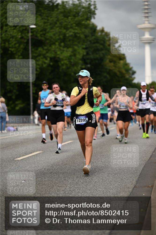 29.06.2025 - hella hamburg halbmarathon Dr. Thomas Lammeyer http://msf.ph/oto/8502415 29.06.2025 10:25:36 Kennedybrücke 1028, 1401, 1658, 2271, 2635, 2956, 3122, 3817, 4697, 4786, 5041, 5061, 5122, 5373, 5395, 5493, 5767, 5957, 6086, 7018, 7228, 7522, 7553, 7781, 8095, 8286, 8726, 8844, 9100, 9108, 9369, 9499, 9624, 10050, 10374, 10874 meine-sportfotos.de