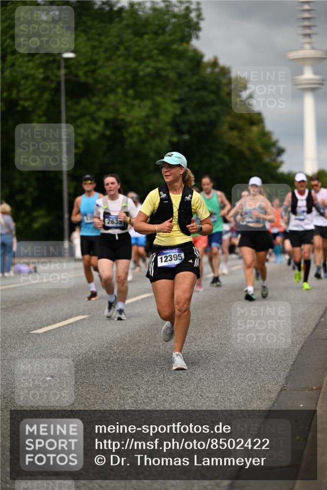 29.06.2025 - hella hamburg halbmarathon Dr. Thomas Lammeyer http://msf.ph/oto/8502422 29.06.2025 10:25:36 Kennedybrücke 1028, 1401, 1658, 2271, 2635, 2956, 3122, 3817, 4697, 4786, 5041, 5061, 5122, 5373, 5395, 5493, 5767, 5957, 6086, 7018, 7228, 7522, 7553, 7781, 8095, 8286, 8726, 8844, 9100, 9108, 9369, 9499, 9624, 10050, 10374, 10874 meine-sportfotos.de