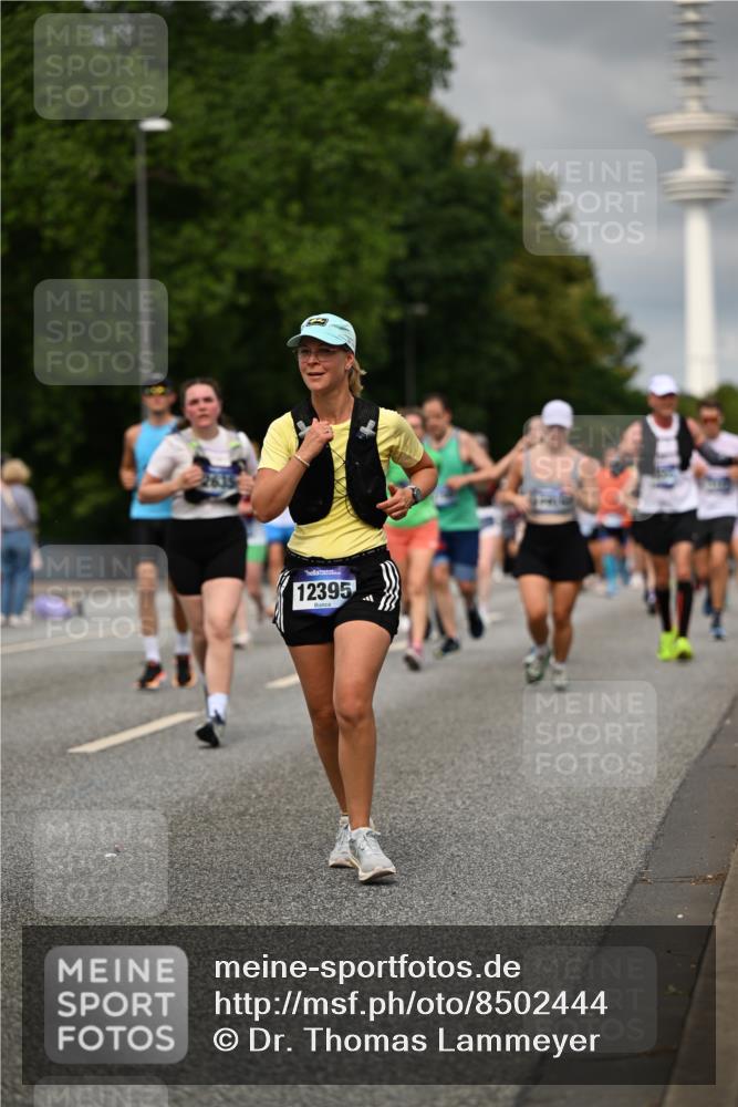 29.06.2025 - hella hamburg halbmarathon Dr. Thomas Lammeyer http://msf.ph/oto/8502444 29.06.2025 10:25:36 Kennedybrücke 1028, 1401, 1658, 2271, 2635, 2956, 3122, 3817, 4697, 4786, 5041, 5061, 5122, 5373, 5395, 5493, 5767, 5957, 6086, 7018, 7228, 7522, 7553, 7781, 8095, 8286, 8726, 8844, 9100, 9108, 9369, 9499, 9624, 10050, 10374, 10874 meine-sportfotos.de