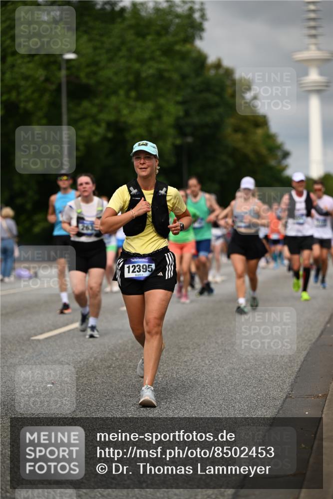 29.06.2025 - hella hamburg halbmarathon Dr. Thomas Lammeyer http://msf.ph/oto/8502453 29.06.2025 10:25:37 Kennedybrücke 1028, 1401, 1658, 2271, 2635, 2956, 3122, 3770, 3817, 4697, 4786, 5061, 5122, 5373, 5395, 5493, 5767, 5957, 6086, 7018, 7228, 7522, 7553, 7781, 8095, 8286, 8726, 8844, 9100, 9108, 9369, 9499, 9532, 9624, 10050, 10374, 10874 meine-sportfotos.de