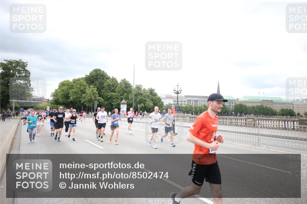 29.06.2025 - hella hamburg halbmarathon Jannik Wohlers http://msf.ph/oto/8502474 29.06.2025 10:58:35 Lombardsbrücke 2057, 2621, 2929, 3231, 3373, 3966, 4312, 4577, 4648, 5016, 5211, 5400, 6167, 6301, 6330, 6341, 6599, 6633, 6638, 7443, 7957, 8489, 8544, 8545, 8547, 8631, 9221, 10105, 10548, 10995, 11292, 11768, 11786, 11834, 11918, 12389, 12474, 12636, 12637, 12759, 13089, 13095, 13260, 13274, 13527, 13571, 15065, 15099, 15624, 17702, 18051, 18549, 18558, 18601, 19150 meine-sportfotos.de