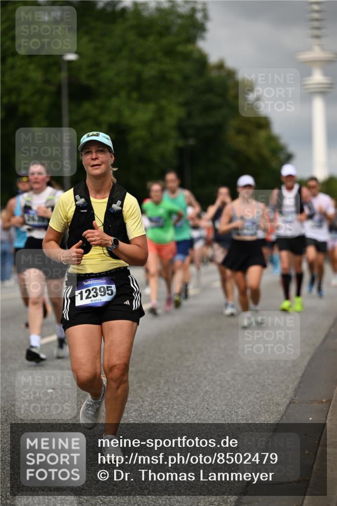 29.06.2025 - hella hamburg halbmarathon Dr. Thomas Lammeyer http://msf.ph/oto/8502479 29.06.2025 10:25:37 Kennedybrücke 1028, 1401, 1658, 2271, 2635, 2956, 3122, 3770, 3817, 4697, 4786, 5061, 5122, 5373, 5395, 5493, 5767, 5957, 6086, 7018, 7228, 7522, 7553, 7781, 8095, 8286, 8726, 8844, 9100, 9108, 9369, 9499, 9532, 9624, 10050, 10374, 10874 meine-sportfotos.de