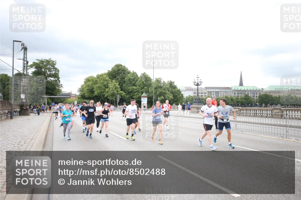 29.06.2025 - hella hamburg halbmarathon Jannik Wohlers http://msf.ph/oto/8502488 29.06.2025 10:58:36 Lombardsbrücke 1751, 2057, 2621, 2929, 3231, 3373, 3966, 4312, 4577, 4648, 5016, 5211, 5400, 6167, 6301, 6330, 6341, 6599, 6638, 7443, 7957, 8489, 8544, 8545, 8547, 8631, 8932, 9221, 10105, 10548, 10995, 11292, 11768, 11786, 11834, 11918, 12389, 12474, 12636, 12637, 12759, 13089, 13095, 13260, 13274, 13527, 13571, 15065, 15099, 15624, 17702, 18051, 18549, 18558, 18601, 19150, 19174 meine-sportfotos.de