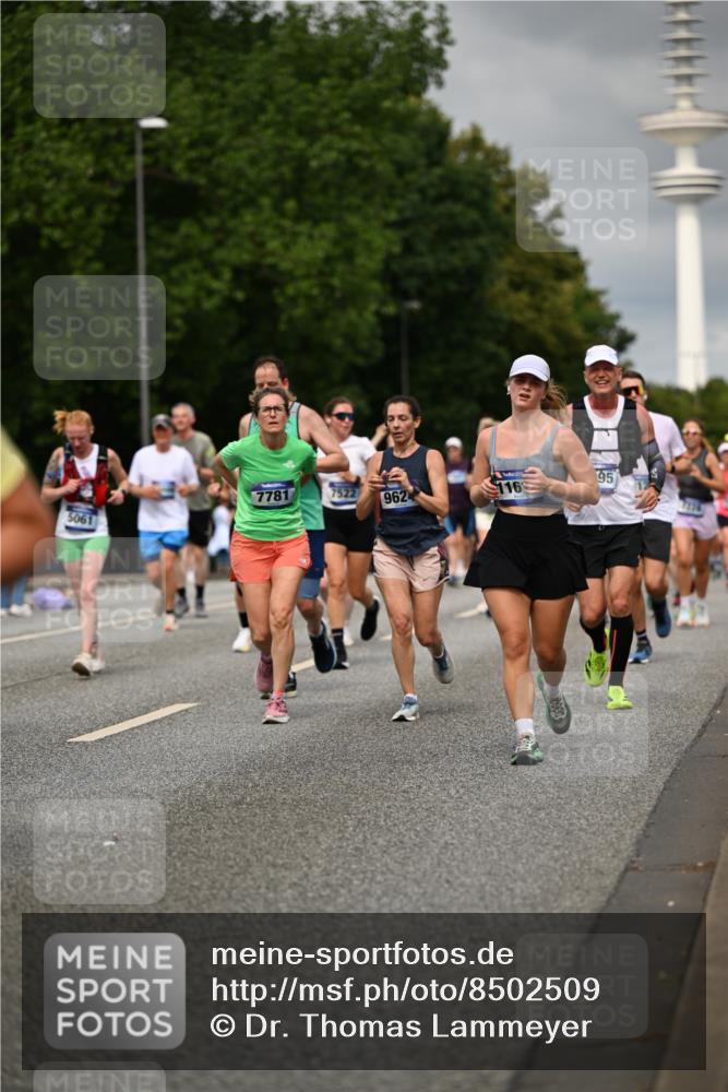 29.06.2025 - hella hamburg halbmarathon Dr. Thomas Lammeyer http://msf.ph/oto/8502509 29.06.2025 10:25:39 Kennedybrücke 1028, 1401, 2271, 2315, 2353, 2635, 2956, 3122, 3770, 3817, 4697, 4786, 5061, 5122, 5373, 5395, 5493, 5957, 6086, 7018, 7075, 7228, 7522, 7553, 7781, 8095, 8286, 8726, 9100, 9108, 9369, 9499, 9532, 9624, 10050, 10374, 10874, 11117 meine-sportfotos.de