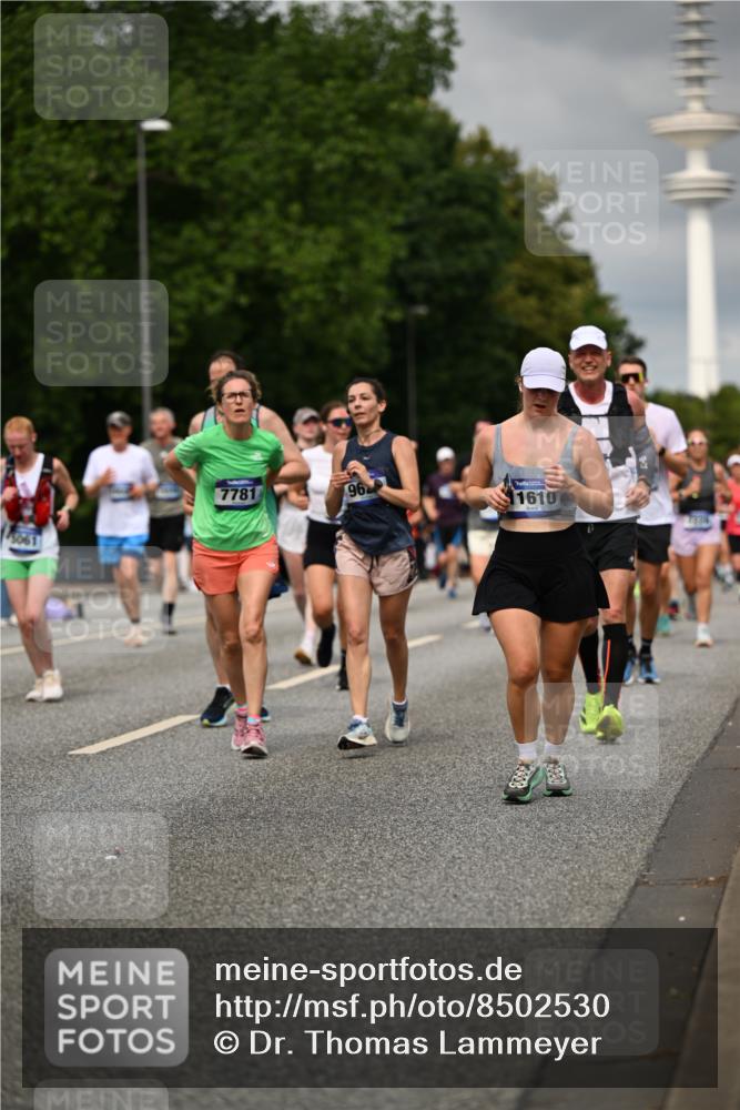 29.06.2025 - hella hamburg halbmarathon Dr. Thomas Lammeyer http://msf.ph/oto/8502530 29.06.2025 10:25:39 Kennedybrücke 1028, 1401, 2271, 2315, 2353, 2635, 2956, 3122, 3770, 3817, 4697, 4786, 5061, 5122, 5373, 5395, 5493, 5957, 6086, 7018, 7075, 7228, 7522, 7553, 7781, 8095, 8286, 8726, 9100, 9108, 9369, 9499, 9532, 9624, 10050, 10374, 10874, 11117 meine-sportfotos.de