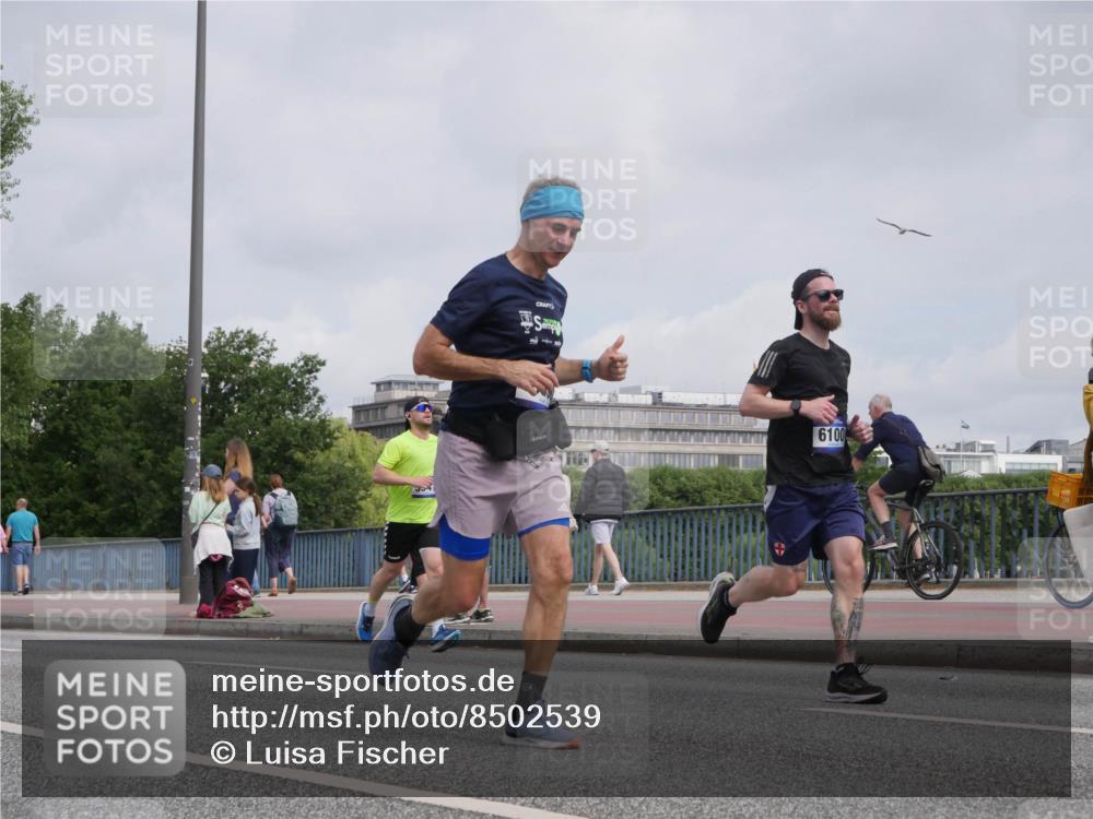 29.06.2025 - hella hamburg halbmarathon Luisa Fischer http://msf.ph/oto/8502539 29.06.2025 10:11:16 Kennedybrücke 6100, 4864, 5347, 6100, 9071 meine-sportfotos.de