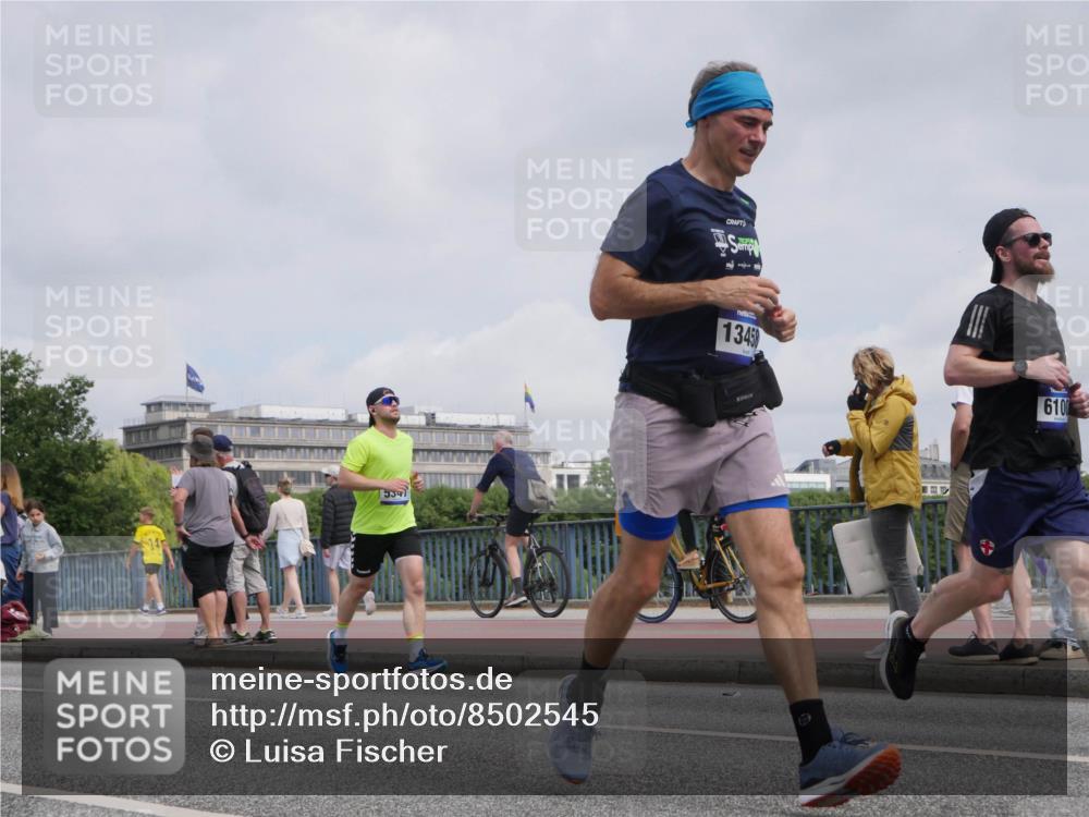 29.06.2025 - hella hamburg halbmarathon Luisa Fischer http://msf.ph/oto/8502545 29.06.2025 10:11:17 Kennedybrücke 14, 5347, 1345, 6100, 2309, 4864, 5347, 6100, 9071 meine-sportfotos.de