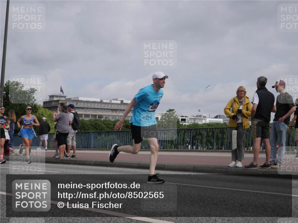 29.06.2025 - hella hamburg halbmarathon Luisa Fischer http://msf.ph/oto/8502565 29.06.2025 10:11:21 Kennedybrücke 16915, 9071, 4864, 1527, 2190, 2309, 4864, 5347, 9071 meine-sportfotos.de
