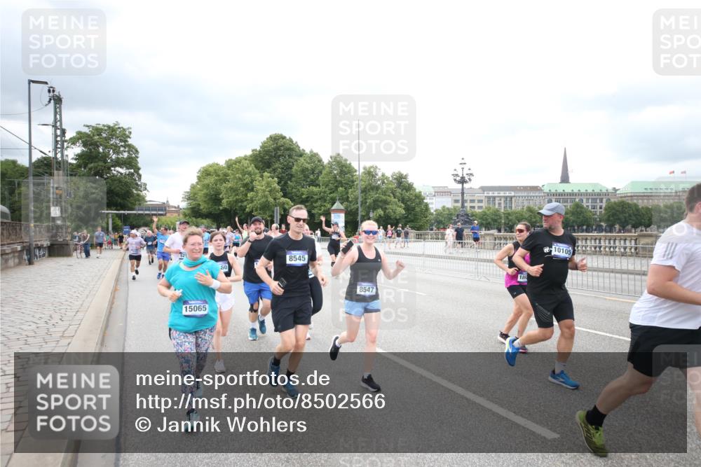 29.06.2025 - hella hamburg halbmarathon Jannik Wohlers http://msf.ph/oto/8502566 29.06.2025 10:58:38 Lombardsbrücke 1751, 2057, 2621, 3231, 3373, 3966, 4312, 4577, 4648, 5016, 5211, 5400, 6167, 6301, 6599, 6638, 6969, 7910, 7957, 8489, 8544, 8545, 8547, 8631, 8932, 10105, 10548, 10814, 10995, 11292, 11768, 11786, 11834, 11918, 12389, 12474, 12636, 12637, 12759, 13089, 13095, 13260, 13527, 13571, 15065, 15099, 15624, 17702, 18051, 18549, 18558, 18601, 19150, 19174 meine-sportfotos.de