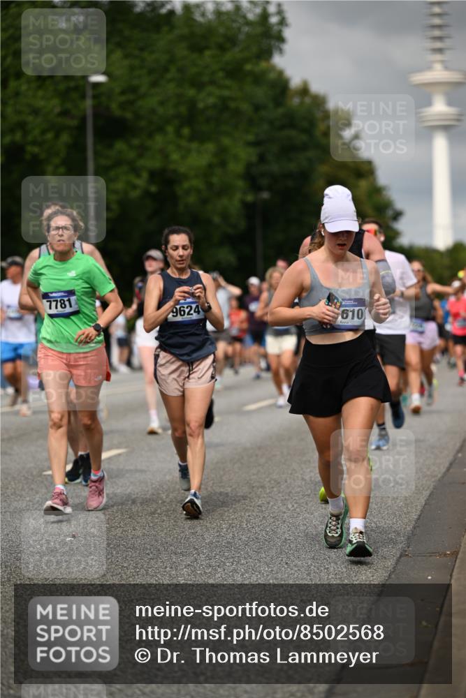 29.06.2025 - hella hamburg halbmarathon Dr. Thomas Lammeyer http://msf.ph/oto/8502568 29.06.2025 10:25:40 Kennedybrücke 1028, 1401, 2271, 2315, 2353, 2635, 2956, 3122, 3770, 3817, 4697, 4786, 5061, 5122, 5373, 5395, 5493, 5957, 6086, 7075, 7228, 7522, 7553, 7781, 8095, 8286, 9108, 9369, 9499, 9532, 9624, 10050, 10125, 10374, 10874, 11117 meine-sportfotos.de