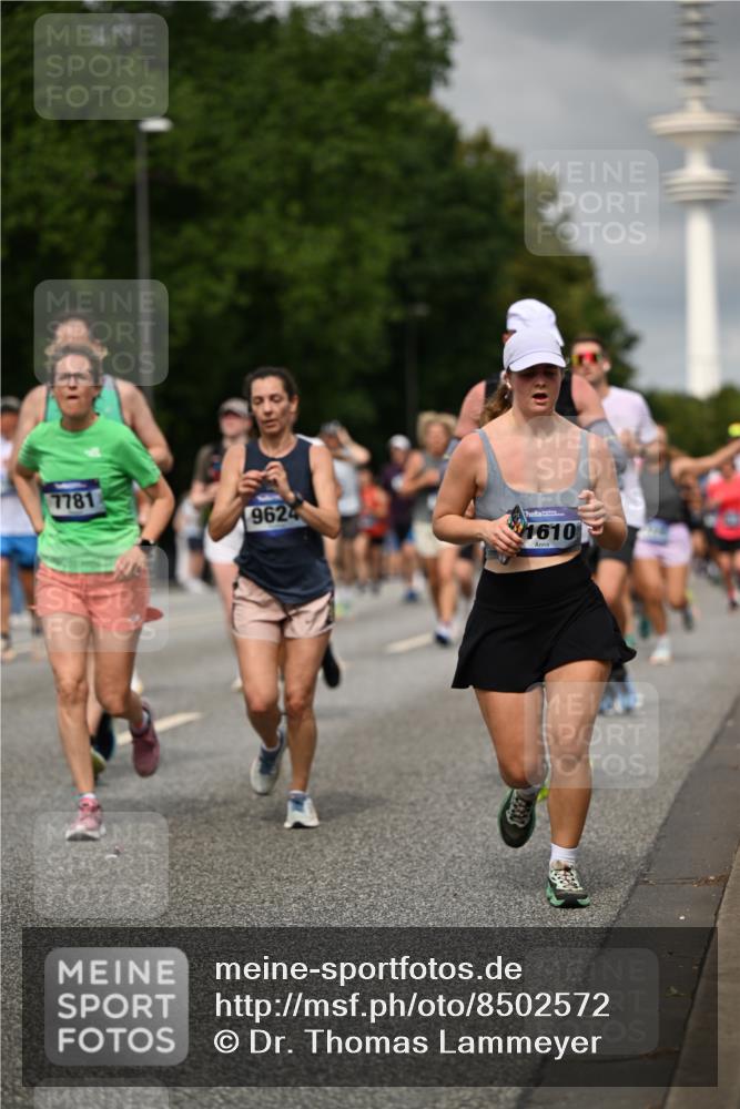 29.06.2025 - hella hamburg halbmarathon Dr. Thomas Lammeyer http://msf.ph/oto/8502572 29.06.2025 10:25:40 Kennedybrücke 1028, 1401, 2271, 2315, 2353, 2635, 2956, 3122, 3770, 3817, 4697, 4786, 5061, 5122, 5373, 5395, 5493, 5957, 6086, 7075, 7228, 7522, 7553, 7781, 8095, 8286, 9108, 9369, 9499, 9532, 9624, 10050, 10125, 10374, 10874, 11117 meine-sportfotos.de