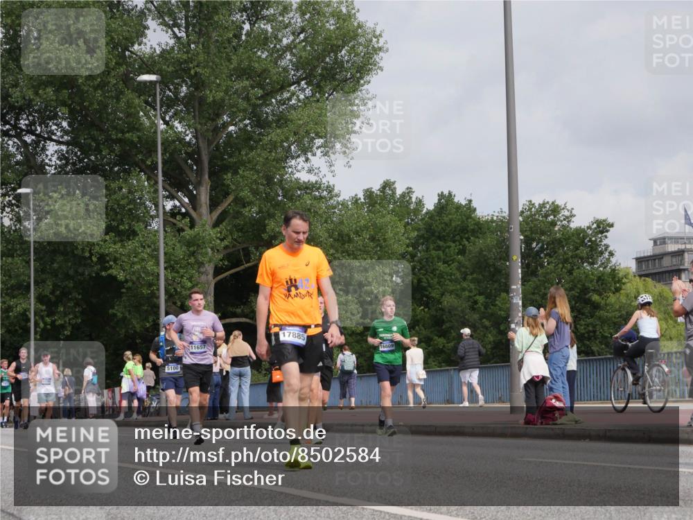29.06.2025 - hella hamburg halbmarathon Luisa Fischer http://msf.ph/oto/8502584 29.06.2025 10:11:29 Kennedybrücke 11780, 42, 5100, 11657, 17885, 16809, 1527, 2190, 2309, 5100, 6918, 9616, 9966 meine-sportfotos.de