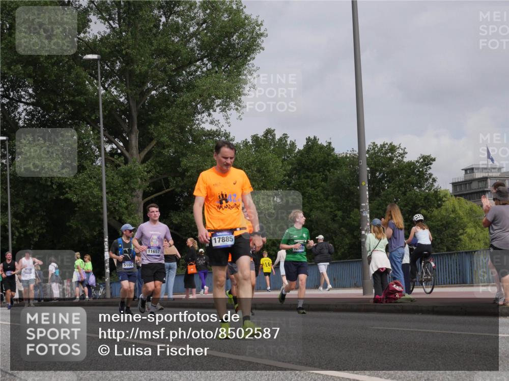29.06.2025 - hella hamburg halbmarathon Luisa Fischer http://msf.ph/oto/8502587 29.06.2025 10:11:29 Kennedybrücke 5100, 11657, 17885, 309, 1527, 2190, 2309, 5100, 6918, 9616, 9966 meine-sportfotos.de