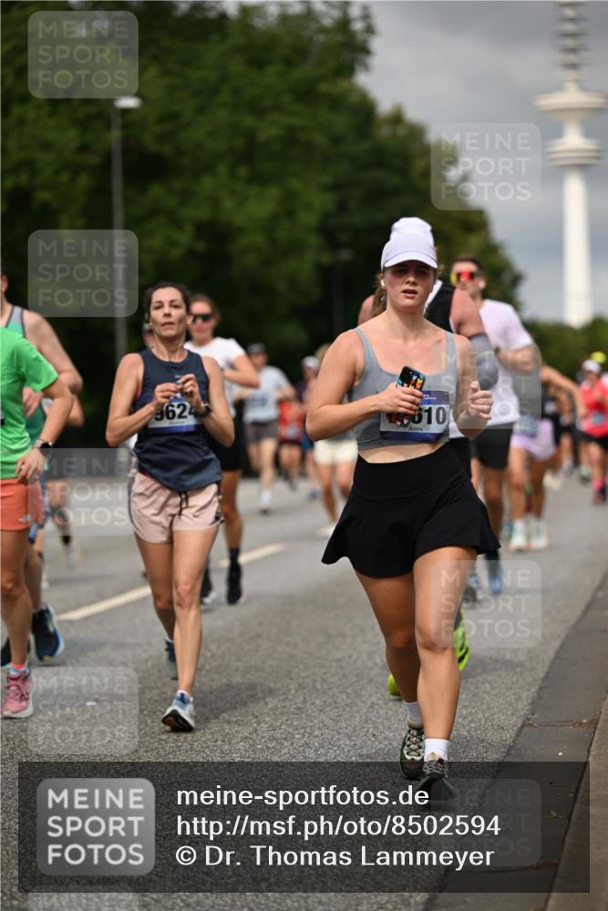 29.06.2025 - hella hamburg halbmarathon Dr. Thomas Lammeyer http://msf.ph/oto/8502594 29.06.2025 10:25:41 Kennedybrücke 1028, 1401, 2271, 2315, 2353, 2635, 2956, 3122, 3770, 3817, 4697, 4786, 5061, 5122, 5373, 5395, 5493, 5759, 5957, 6086, 7075, 7228, 7522, 7553, 7781, 8095, 8286, 9108, 9369, 9499, 9532, 9624, 10019, 10125, 10374, 10874, 11117 meine-sportfotos.de