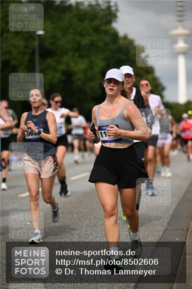 29.06.2025 - hella hamburg halbmarathon Dr. Thomas Lammeyer http://msf.ph/oto/8502606 29.06.2025 10:25:41 Kennedybrücke 1028, 1401, 2271, 2315, 2353, 2635, 2956, 3122, 3770, 3817, 4697, 4786, 5061, 5122, 5373, 5395, 5493, 5759, 5957, 6086, 7075, 7228, 7522, 7553, 7781, 8095, 8286, 9108, 9369, 9499, 9532, 9624, 10019, 10125, 10374, 10874, 11117 meine-sportfotos.de
