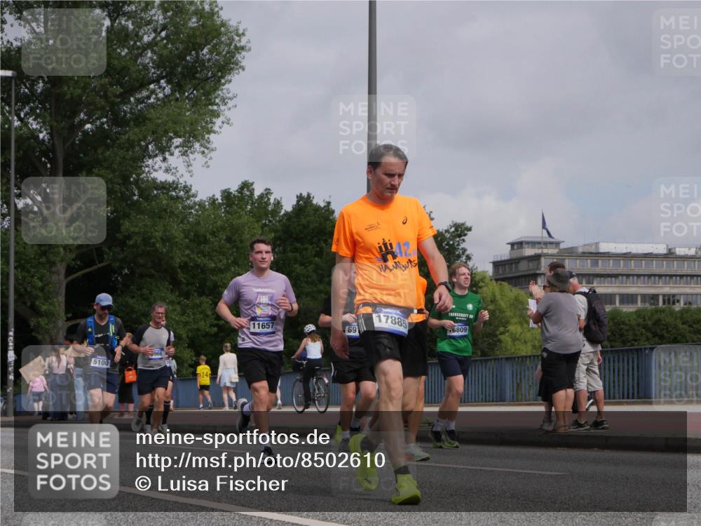 29.06.2025 - hella hamburg halbmarathon Luisa Fischer http://msf.ph/oto/8502610 29.06.2025 10:11:31 Kennedybrücke 5100, 9969, 14, 11657, 69, 17885, 6809, 1527, 2190, 5100, 6918, 9616, 9966 meine-sportfotos.de