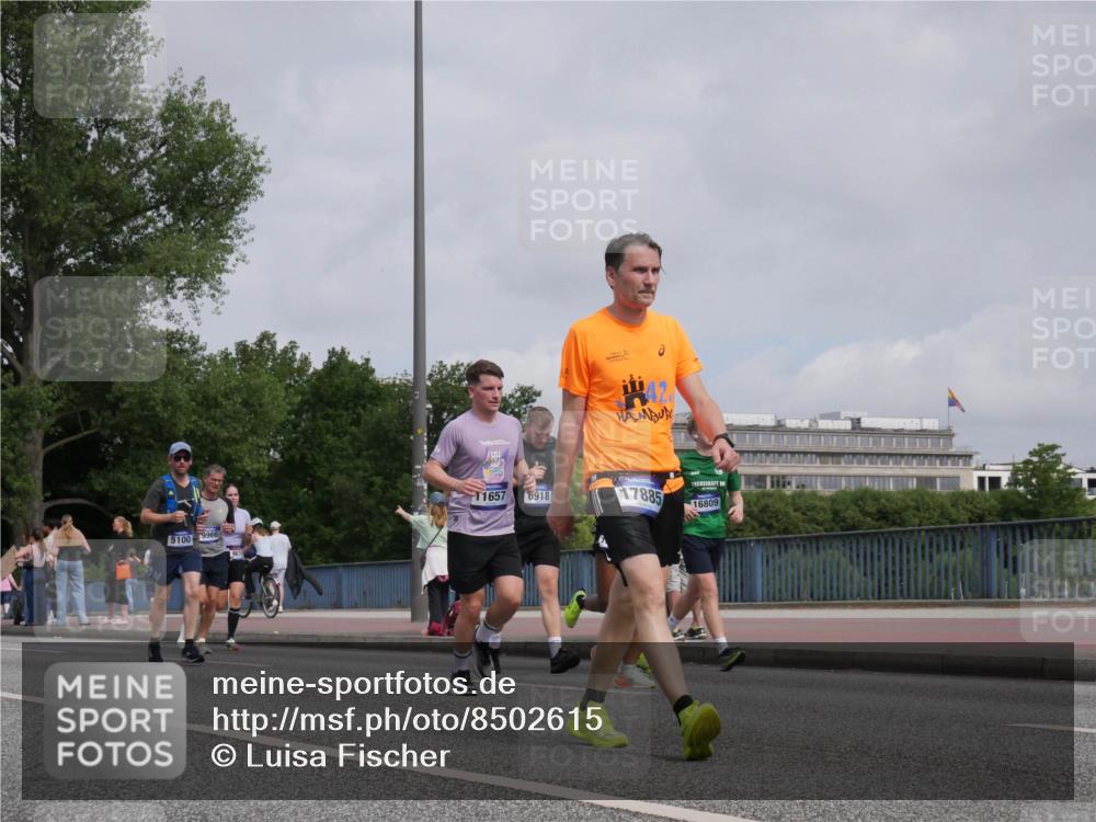 29.06.2025 - hella hamburg halbmarathon Luisa Fischer http://msf.ph/oto/8502615 29.06.2025 10:11:32 Kennedybrücke 5100, 1657, 9966, 6918, 17885, 16809, 2190, 5100, 6590, 6918, 7453, 9616, 9966 meine-sportfotos.de