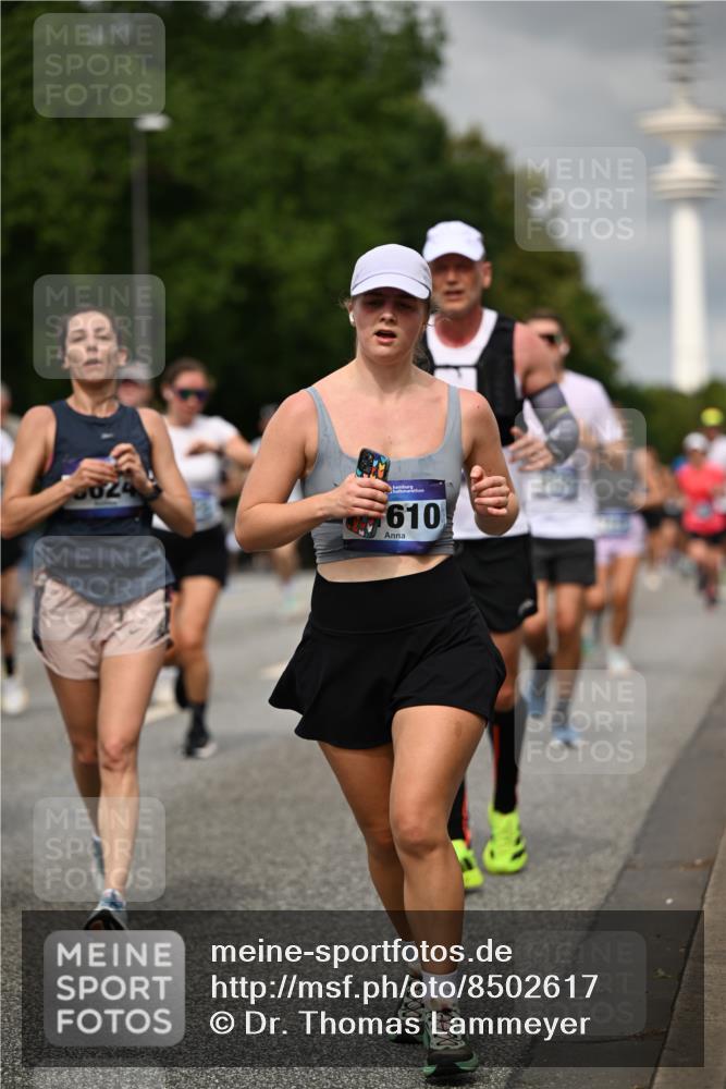 29.06.2025 - hella hamburg halbmarathon Dr. Thomas Lammeyer http://msf.ph/oto/8502617 29.06.2025 10:25:41 Kennedybrücke 1028, 1401, 2271, 2315, 2353, 2635, 2956, 3122, 3770, 3817, 4697, 4786, 5061, 5122, 5373, 5395, 5493, 5759, 5957, 6086, 7075, 7228, 7522, 7553, 7781, 8095, 8286, 9108, 9369, 9499, 9532, 9624, 10019, 10125, 10374, 10874, 11117 meine-sportfotos.de