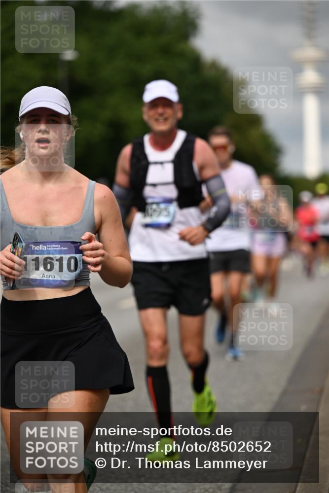29.06.2025 - hella hamburg halbmarathon Dr. Thomas Lammeyer http://msf.ph/oto/8502652 29.06.2025 10:25:42 Kennedybrücke 1401, 2271, 2315, 2353, 2635, 2956, 3122, 3770, 3817, 4697, 4786, 5061, 5122, 5373, 5395, 5493, 5759, 5957, 6086, 7075, 7228, 7522, 7553, 7781, 8095, 8286, 9108, 9369, 9499, 9532, 9624, 10019, 10125, 10374, 10874, 11117 meine-sportfotos.de