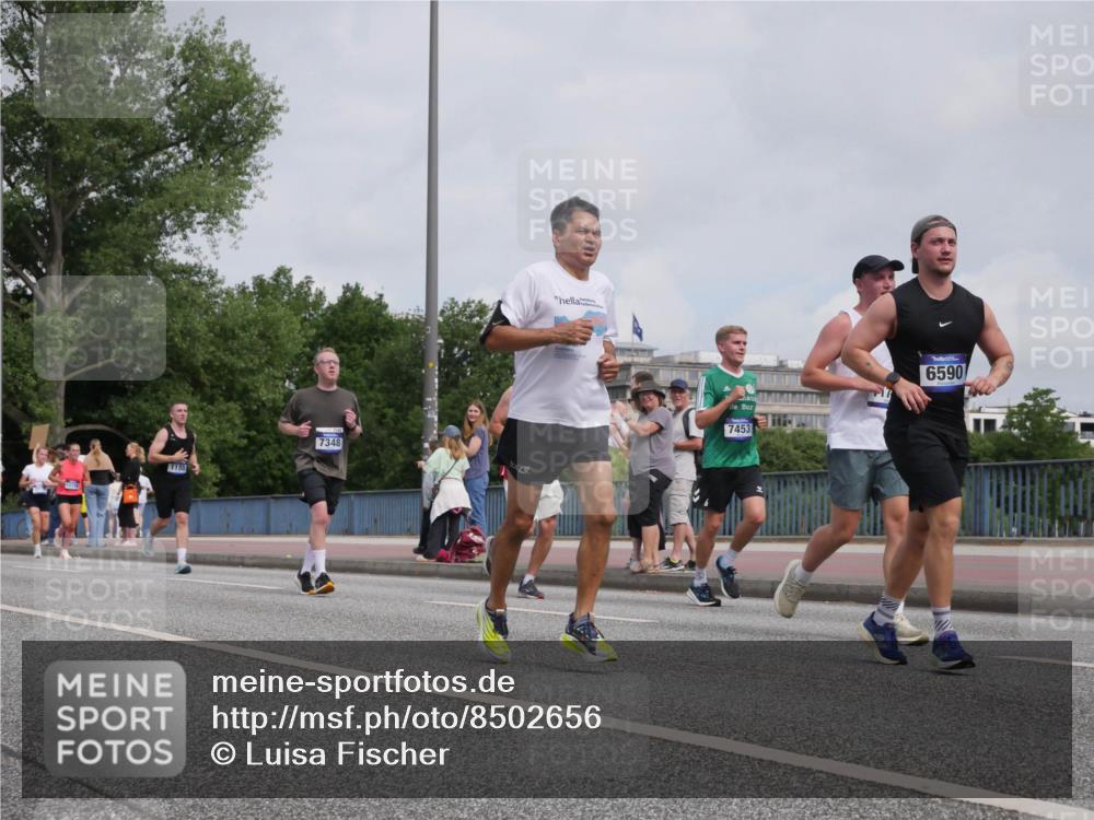 29.06.2025 - hella hamburg halbmarathon Luisa Fischer http://msf.ph/oto/8502656 29.06.2025 10:11:41 Kennedybrücke 12154, 1188, 7348, 7453, 6590, 1147, 1188, 2978, 5885, 6590, 7348, 7453, 9457, 9616, 9718, 9966 meine-sportfotos.de