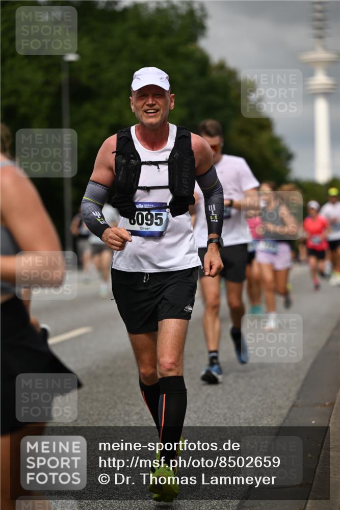 29.06.2025 - hella hamburg halbmarathon Dr. Thomas Lammeyer http://msf.ph/oto/8502659 29.06.2025 10:25:43 Kennedybrücke 1072, 1191, 1250, 1401, 2271, 2315, 2353, 2635, 2956, 3122, 3606, 3770, 3817, 4697, 4786, 5061, 5122, 5373, 5395, 5493, 5759, 5957, 6086, 7075, 7228, 7522, 7553, 7781, 8095, 8286, 9108, 9369, 9499, 9532, 9624, 10019, 10125, 10374, 10874, 11117 meine-sportfotos.de