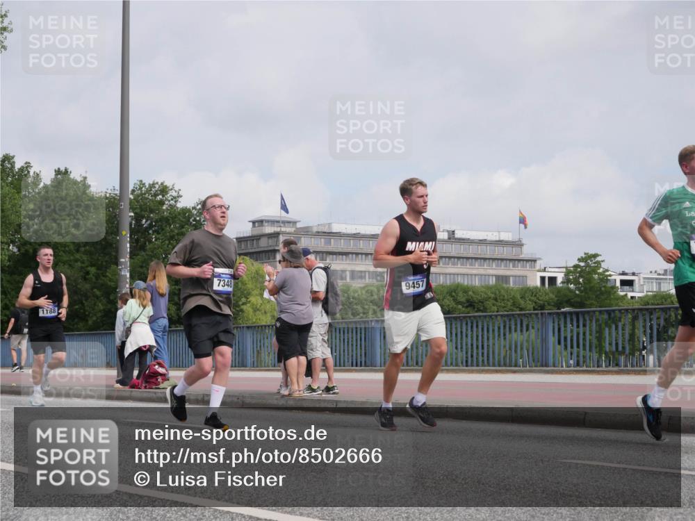 29.06.2025 - hella hamburg halbmarathon Luisa Fischer http://msf.ph/oto/8502666 29.06.2025 10:11:42 Kennedybrücke 1188, 7348, 9457, 1147, 1188, 2978, 5885, 6590, 6674, 7348, 7453, 9457, 9718, 9966, 10857 meine-sportfotos.de
