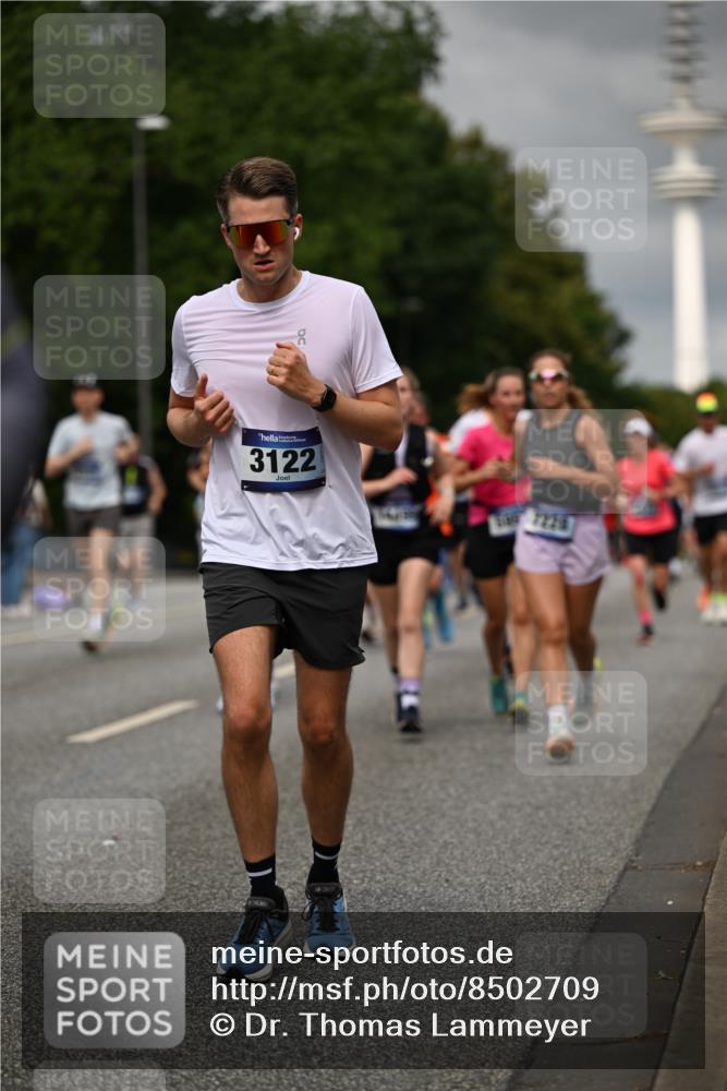 29.06.2025 - hella hamburg halbmarathon Dr. Thomas Lammeyer http://msf.ph/oto/8502709 29.06.2025 10:25:44 Kennedybrücke 1072, 1191, 1250, 1401, 2271, 2315, 2353, 2635, 2815, 3122, 3606, 3770, 3817, 4697, 4786, 5061, 5122, 5373, 5395, 5493, 5759, 5957, 6086, 7075, 7228, 7522, 7553, 7781, 8095, 8286, 9369, 9499, 9532, 9624, 10019, 10125, 10374, 10874, 11117, 11425 meine-sportfotos.de