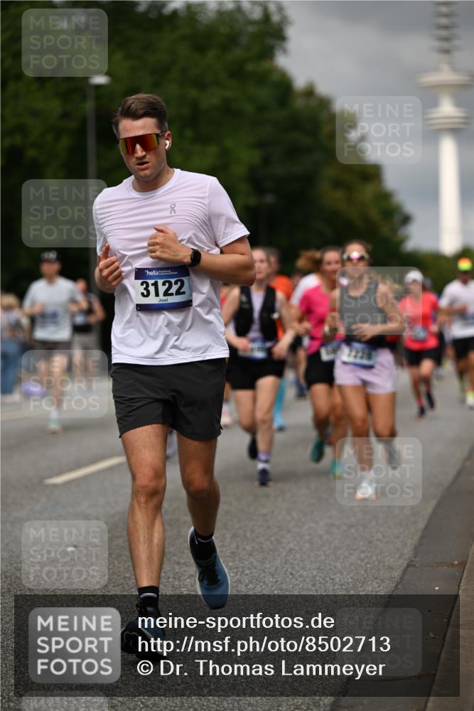 29.06.2025 - hella hamburg halbmarathon Dr. Thomas Lammeyer http://msf.ph/oto/8502713 29.06.2025 10:25:44 Kennedybrücke 1072, 1191, 1250, 1401, 2271, 2315, 2353, 2635, 2815, 3122, 3606, 3770, 3817, 4697, 4786, 5061, 5122, 5373, 5395, 5493, 5759, 5957, 6086, 7075, 7228, 7522, 7553, 7781, 8095, 8286, 9369, 9499, 9532, 9624, 10019, 10125, 10374, 10874, 11117, 11425 meine-sportfotos.de