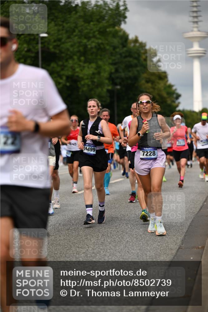 29.06.2025 - hella hamburg halbmarathon Dr. Thomas Lammeyer http://msf.ph/oto/8502739 29.06.2025 10:25:45 Kennedybrücke 1072, 1191, 1250, 1401, 2271, 2315, 2353, 2635, 2815, 3122, 3606, 3770, 3817, 4697, 4786, 5061, 5122, 5373, 5395, 5412, 5493, 5759, 5957, 6086, 7075, 7228, 7522, 7553, 7781, 8095, 8286, 9326, 9369, 9483, 9499, 9532, 9624, 10019, 10125, 10374, 10874, 11117, 11425 meine-sportfotos.de
