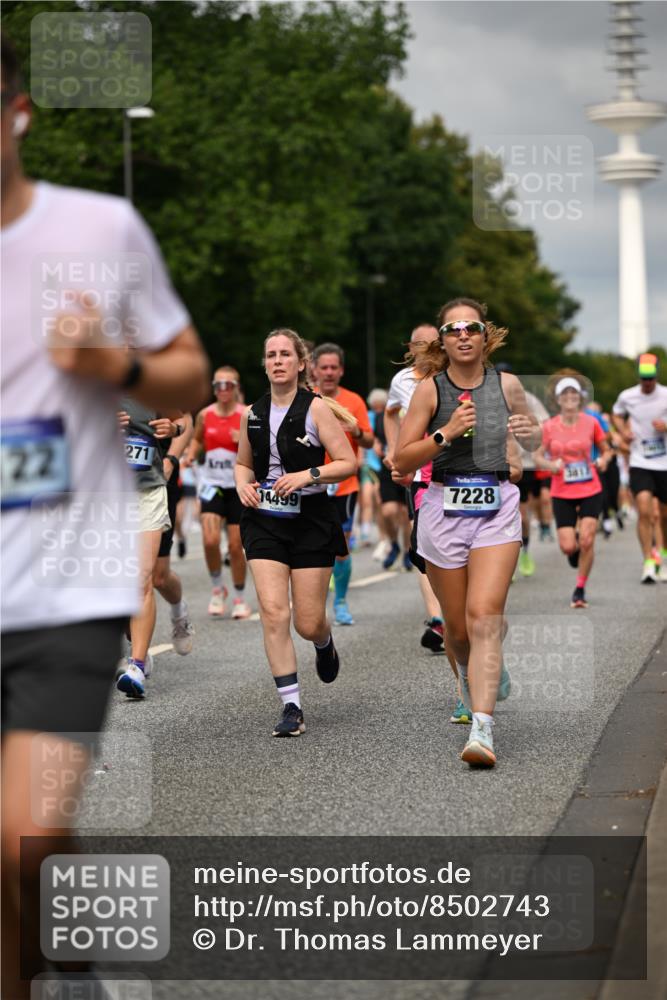 29.06.2025 - hella hamburg halbmarathon Dr. Thomas Lammeyer http://msf.ph/oto/8502743 29.06.2025 10:25:45 Kennedybrücke 1072, 1191, 1250, 1401, 2271, 2315, 2353, 2635, 2815, 3122, 3606, 3770, 3817, 4697, 4786, 5061, 5122, 5373, 5395, 5412, 5493, 5759, 5957, 6086, 7075, 7228, 7522, 7553, 7781, 8095, 8286, 9326, 9369, 9483, 9499, 9532, 9624, 10019, 10125, 10374, 10874, 11117, 11425 meine-sportfotos.de