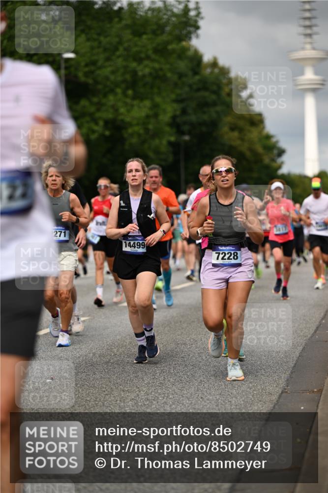 29.06.2025 - hella hamburg halbmarathon Dr. Thomas Lammeyer http://msf.ph/oto/8502749 29.06.2025 10:25:45 Kennedybrücke 1072, 1191, 1250, 1401, 2271, 2315, 2353, 2635, 2815, 3122, 3606, 3770, 3817, 4697, 4786, 5061, 5122, 5373, 5395, 5412, 5493, 5759, 5957, 6086, 7075, 7228, 7522, 7553, 7781, 8095, 8286, 9326, 9369, 9483, 9499, 9532, 9624, 10019, 10125, 10374, 10874, 11117, 11425 meine-sportfotos.de