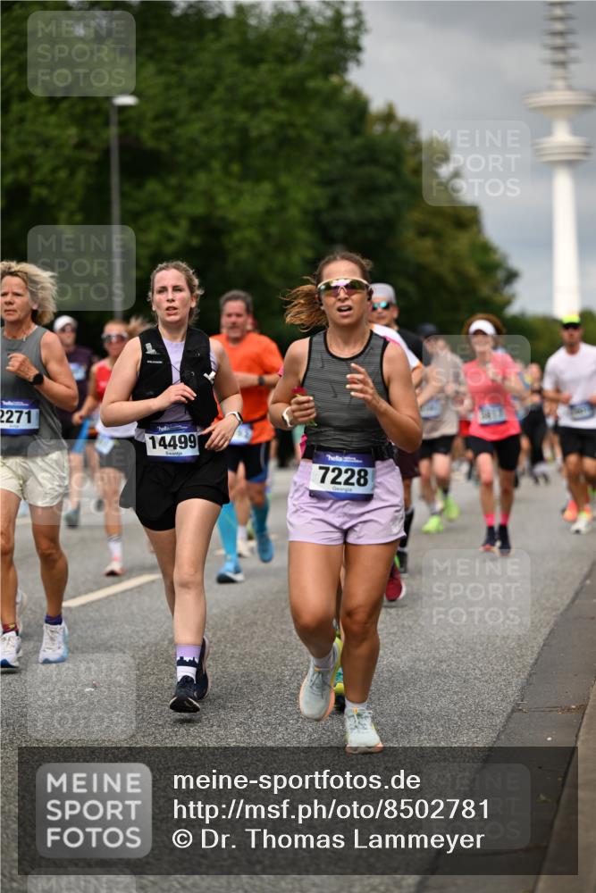 29.06.2025 - hella hamburg halbmarathon Dr. Thomas Lammeyer http://msf.ph/oto/8502781 29.06.2025 10:25:46 Kennedybrücke 1072, 1191, 1250, 1401, 2271, 2315, 2353, 2529, 2635, 2815, 2841, 3122, 3606, 3770, 3817, 4697, 4786, 5061, 5122, 5373, 5395, 5412, 5493, 5759, 5957, 6086, 6103, 7075, 7228, 7522, 7781, 8095, 8286, 8959, 9326, 9369, 9483, 9499, 9532, 9624, 10019, 10125, 10374, 10787, 10874, 11117, 11425 meine-sportfotos.de