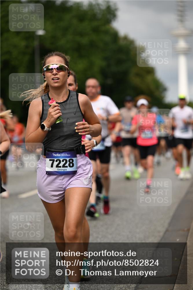 29.06.2025 - hella hamburg halbmarathon Dr. Thomas Lammeyer http://msf.ph/oto/8502824 29.06.2025 10:25:47 Kennedybrücke 1072, 1191, 1250, 1401, 1958, 2271, 2315, 2353, 2529, 2635, 2815, 2841, 3122, 3606, 3770, 3817, 4697, 4786, 5061, 5122, 5395, 5412, 5493, 5759, 5957, 6086, 6103, 7075, 7228, 7522, 7781, 8095, 8286, 8959, 9326, 9369, 9483, 9499, 9532, 9624, 10019, 10125, 10374, 10787, 10874, 11117, 11425 meine-sportfotos.de