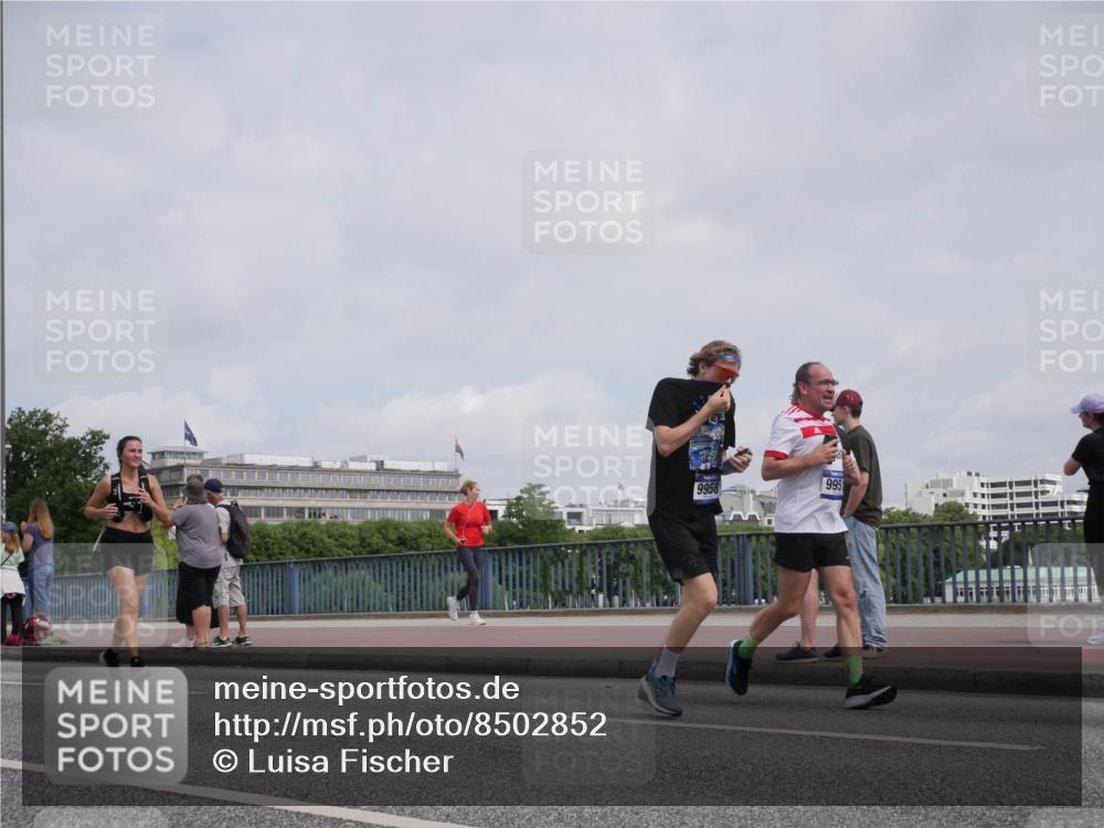 29.06.2025 - hella hamburg halbmarathon Luisa Fischer http://msf.ph/oto/8502852 29.06.2025 10:12:01 Kennedybrücke 9958, 995, 1823, 3762, 4859, 9951, 9958, 10035, 10092, 10194, 10609 meine-sportfotos.de