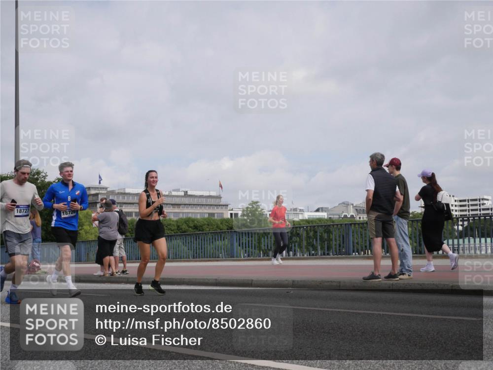 29.06.2025 - hella hamburg halbmarathon Luisa Fischer http://msf.ph/oto/8502860 29.06.2025 10:12:02 Kennedybrücke 18727, 18726, 1823, 3762, 4592, 9951, 9958, 10035, 10194, 10609 meine-sportfotos.de