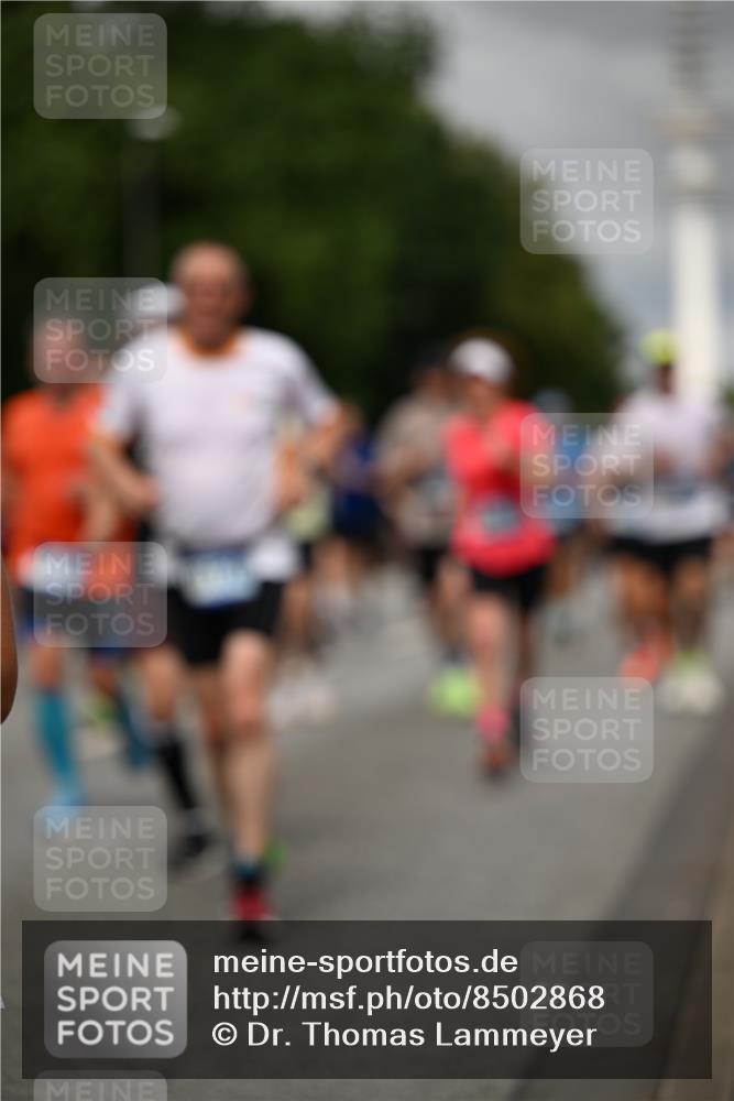 29.06.2025 - hella hamburg halbmarathon Dr. Thomas Lammeyer http://msf.ph/oto/8502868 29.06.2025 10:25:48 Kennedybrücke 1072, 1191, 1250, 1401, 1958, 2271, 2315, 2353, 2529, 2635, 2815, 2841, 3122, 3606, 3770, 3817, 4697, 4786, 5061, 5122, 5395, 5412, 5493, 5641, 5759, 5957, 6086, 6103, 7075, 7228, 7522, 7672, 7781, 8095, 8286, 8959, 9326, 9369, 9483, 9499, 9532, 9624, 10019, 10125, 10374, 10787, 10874, 11117, 11425 meine-sportfotos.de