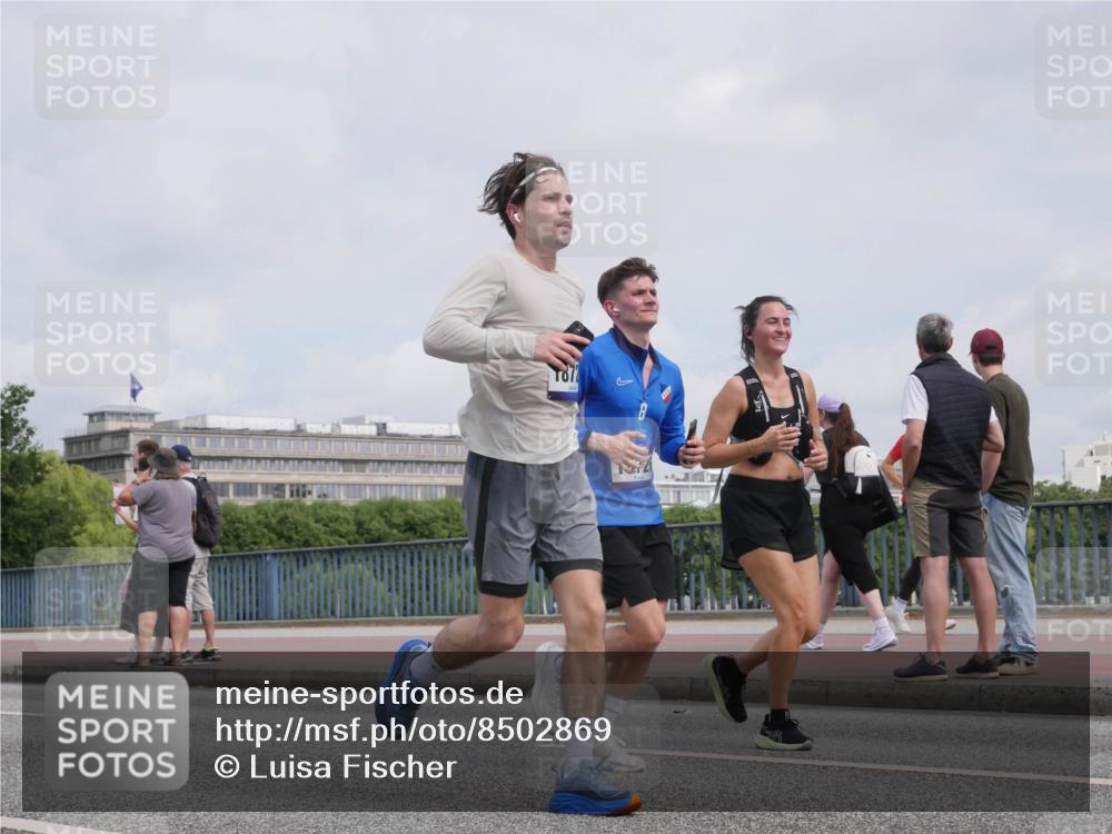 29.06.2025 - hella hamburg halbmarathon Luisa Fischer http://msf.ph/oto/8502869 29.06.2025 10:12:03 Kennedybrücke 1823, 3762, 4592, 9951, 9958, 10035, 10194, 10609 meine-sportfotos.de