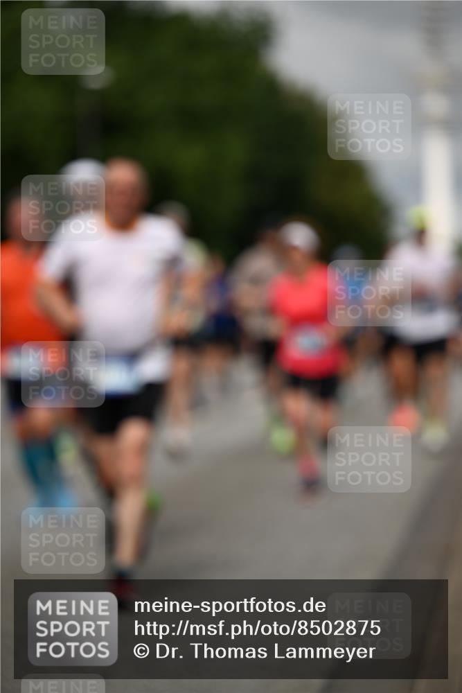 29.06.2025 - hella hamburg halbmarathon Dr. Thomas Lammeyer http://msf.ph/oto/8502875 29.06.2025 10:25:49 Kennedybrücke 1072, 1191, 1250, 1401, 1958, 2271, 2315, 2353, 2529, 2635, 2815, 2841, 3122, 3606, 3770, 3817, 3826, 4046, 4697, 4786, 5061, 5122, 5395, 5412, 5493, 5641, 5759, 5957, 6086, 6103, 7075, 7228, 7522, 7672, 7781, 8095, 8286, 8959, 9326, 9369, 9483, 9499, 9532, 9624, 10019, 10125, 10374, 10787, 10874, 11117, 11425 meine-sportfotos.de