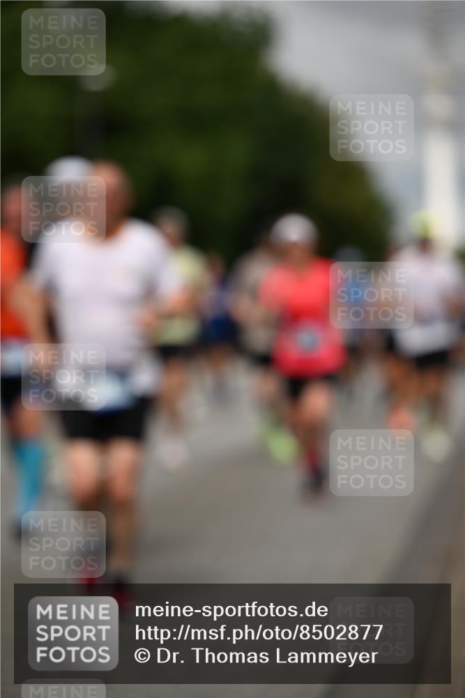 29.06.2025 - hella hamburg halbmarathon Dr. Thomas Lammeyer http://msf.ph/oto/8502877 29.06.2025 10:25:49 Kennedybrücke 1072, 1191, 1250, 1401, 1958, 2271, 2315, 2353, 2529, 2635, 2815, 2841, 3122, 3606, 3770, 3817, 3826, 4046, 4697, 4786, 5061, 5122, 5395, 5412, 5493, 5641, 5759, 5957, 6086, 6103, 7075, 7228, 7522, 7672, 7781, 8095, 8286, 8959, 9326, 9369, 9483, 9499, 9532, 9624, 10019, 10125, 10374, 10787, 10874, 11117, 11425 meine-sportfotos.de