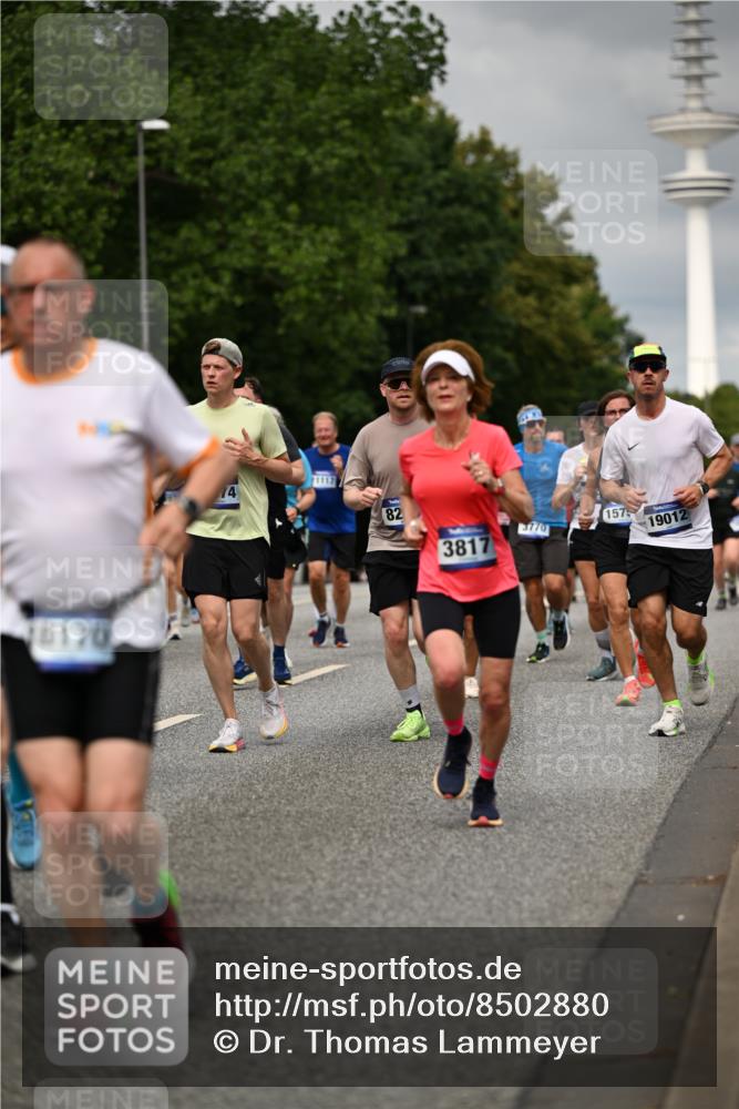 29.06.2025 - hella hamburg halbmarathon Dr. Thomas Lammeyer http://msf.ph/oto/8502880 29.06.2025 10:25:49 Kennedybrücke 1072, 1191, 1250, 1401, 1958, 2271, 2315, 2353, 2529, 2635, 2815, 2841, 3122, 3606, 3770, 3817, 3826, 4046, 4697, 4786, 5061, 5122, 5395, 5412, 5493, 5641, 5759, 5957, 6086, 6103, 7075, 7228, 7522, 7672, 7781, 8095, 8286, 8959, 9326, 9369, 9483, 9499, 9532, 9624, 10019, 10125, 10374, 10787, 10874, 11117, 11425 meine-sportfotos.de