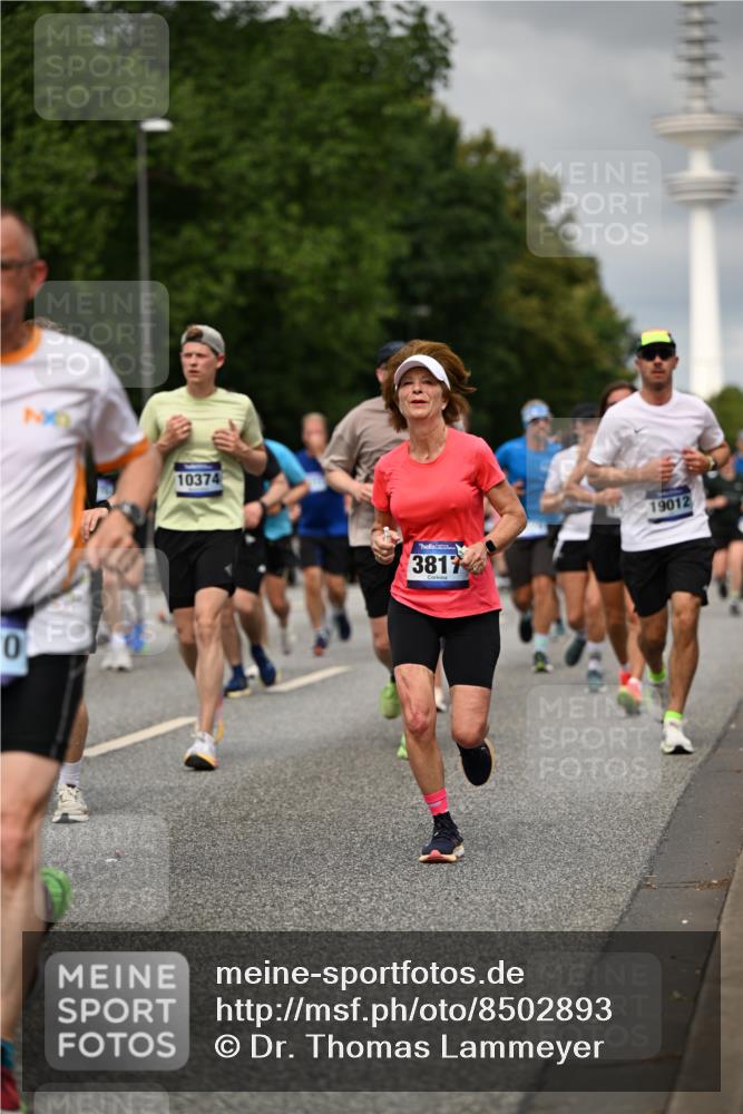 29.06.2025 - hella hamburg halbmarathon Dr. Thomas Lammeyer http://msf.ph/oto/8502893 29.06.2025 10:25:49 Kennedybrücke 1072, 1191, 1250, 1401, 1958, 2271, 2315, 2353, 2529, 2635, 2815, 2841, 3122, 3606, 3770, 3817, 3826, 4046, 4697, 4786, 5061, 5122, 5395, 5412, 5493, 5641, 5759, 5957, 6086, 6103, 7075, 7228, 7522, 7672, 7781, 8095, 8286, 8959, 9326, 9369, 9483, 9499, 9532, 9624, 10019, 10125, 10374, 10787, 10874, 11117, 11425 meine-sportfotos.de